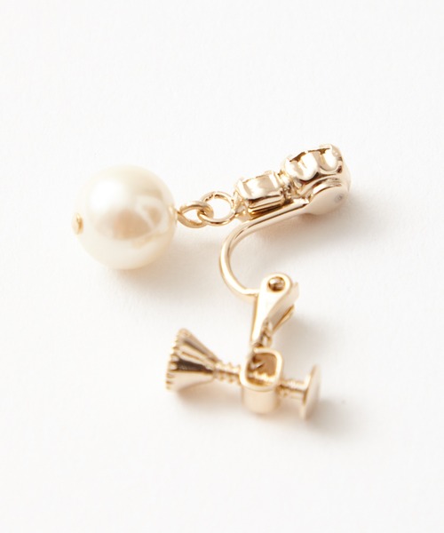 AIMER（エメ）の「2連ラインストーン×パールイヤリング（イヤリング・レディース・ゴールド/シルバー・FREE）」の5枚目の写真