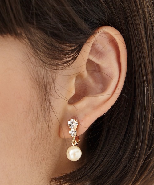 AIMER（エメ）の「2連ラインストーン×パールイヤリング（イヤリング・レディース・ゴールド/シルバー・FREE）」の6枚目の写真