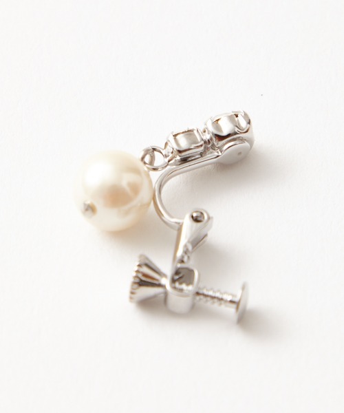 AIMER（エメ）の「2連ラインストーン×パールイヤリング（イヤリング・レディース・ゴールド/シルバー・FREE）」の11枚目の写真