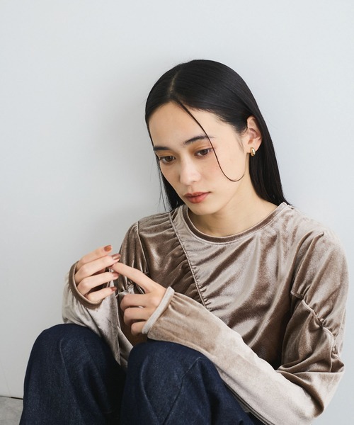 VIS(ビス)の「【洗える】ベロアシャーリングプルオーバー(Tシャツ/カットソー・レディース・グレー系その他/チャコールグレー/グリーン系その他・FREE)」の10枚目の写真