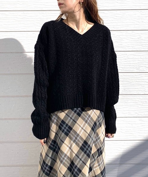 Q（キュー）の「ケーブルニット（ニット/セーター・レディース・ベージュ/ブラック・MEDIUM）」の3枚目の写真