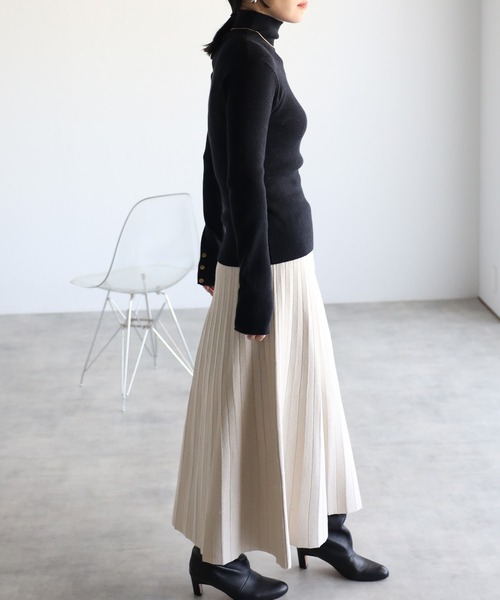 ap retro（アプレトロ）の「袖ボタンハイネックニット / リブハイネックニット（ニット/セーター・レディース・ブルー/ベージュ/チャコールグレー/ブラック/アイボリー・FREE）」の19枚目の写真