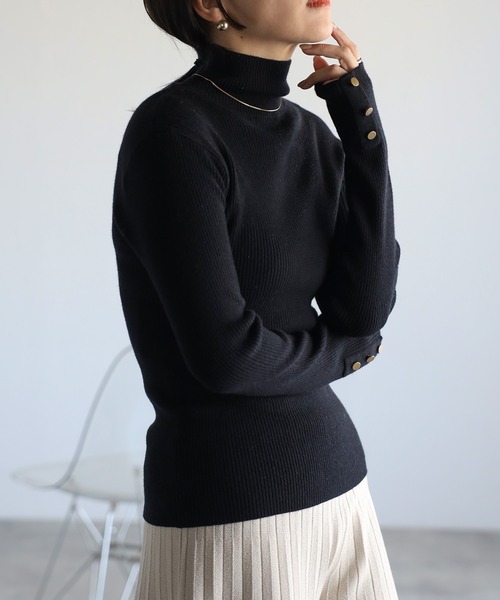 ap retro（アプレトロ）の「袖ボタンハイネックニット / リブハイネックニット（ニット/セーター・レディース・ブルー/ベージュ/チャコールグレー/ブラック/アイボリー・FREE）」の16枚目の写真
