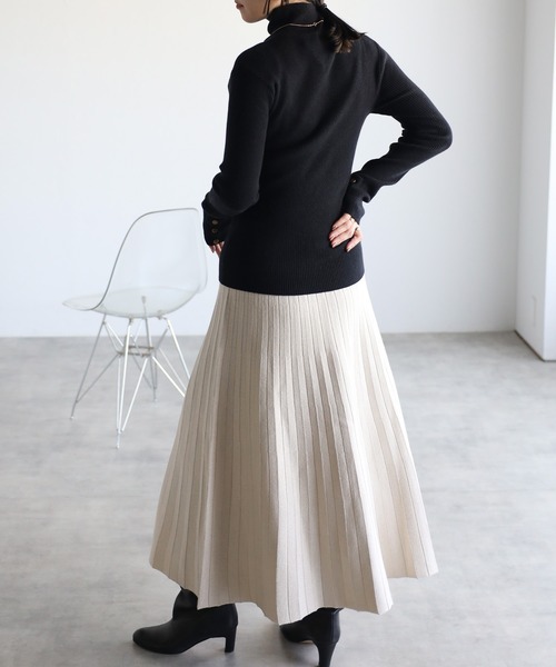 ap retro（アプレトロ）の「袖ボタンハイネックニット / リブハイネックニット（ニット/セーター・レディース・ブルー/ベージュ/チャコールグレー/ブラック/アイボリー・FREE）」の20枚目の写真