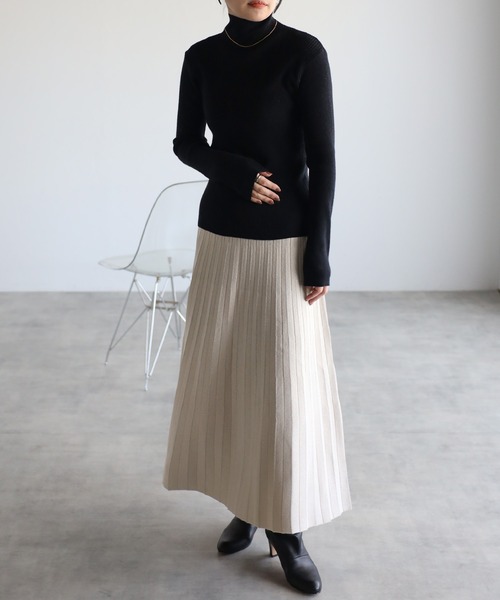 ap retro（アプレトロ）の「袖ボタンハイネックニット / リブハイネックニット（ニット/セーター・レディース・ブルー/ベージュ/チャコールグレー/ブラック/アイボリー・FREE）」の21枚目の写真