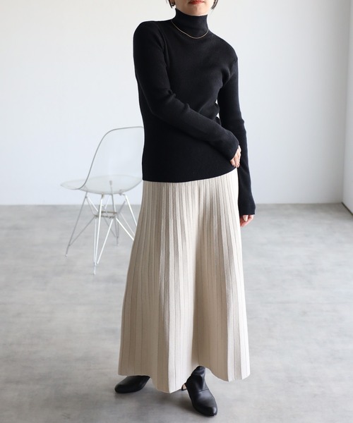 ap retro（アプレトロ）の「袖ボタンハイネックニット / リブハイネックニット（ニット/セーター・レディース・ブルー/ベージュ/チャコールグレー/ブラック/アイボリー・FREE）」の22枚目の写真