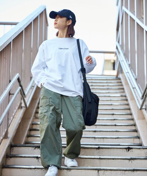 TIMELY WARNING（タイムリーワーニング）の「【SELFIE GIRL】イラストバックプリントビックシルエットロンT（Tシャツ/カットソー・メンズ・その他2/その他1/ホワイト/ブラック/その他3/その他5/その他4/その他6・LARGE/MEDIUM）」の15枚目の写真