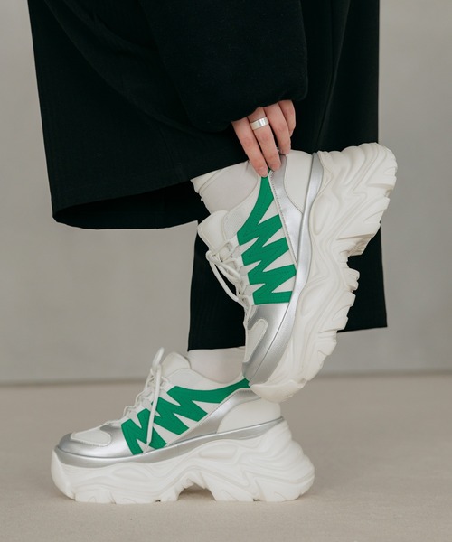 PAGEBOY(ページボーイ)の「プラットチャンキースニーカー【3サイズ展開・軽量】(スニーカー・レディース・オフホワイト/ブラック/グレー/ホワイト系その他/ブラック系その他/グレー系その他/ベージュ系その他/ホワイト×グリーン・MEDIUM/LARGE/SMALL)」の3枚目の写真