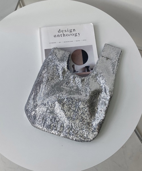 AS KNOW AS plus（アズノゥアズプラス）の「キラキラ スパンコールバッグ（ハンドバッグ・レディース・ブラック/シルバー・FREE）」の7枚目の写真