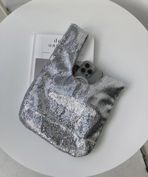 AS KNOW AS plus（アズノゥアズプラス）の「キラキラ スパンコールバッグ（ハンドバッグ・レディース・ブラック/シルバー・FREE）」の12枚目の写真