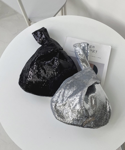 AS KNOW AS plus（アズノゥアズプラス）の「キラキラ スパンコールバッグ（ハンドバッグ・レディース・ブラック/シルバー・FREE）」の3枚目の写真