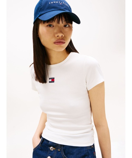 tommy jeans(トミー ジーンズ)の「スリムバッジリブTシャツ(Tシャツ/カットソー・レディース・パープル/ブラック/ホワイト/ピンク/ホワイト系/ネイビー/ブルー・MEDIUM/LARGE/X-SMALL/SMALL)」の21枚目の写真