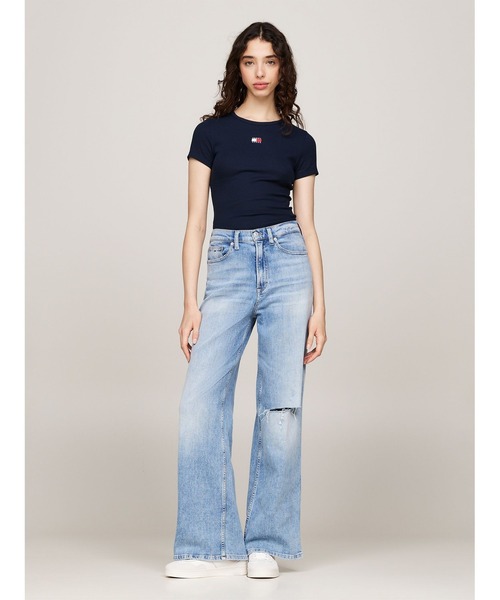 tommy jeans(トミー ジーンズ)の「スリムバッジリブTシャツ(Tシャツ/カットソー・レディース・パープル/ブラック/ホワイト/ピンク/ホワイト系/ネイビー/ブルー・MEDIUM/LARGE/X-SMALL/SMALL)」の18枚目の写真