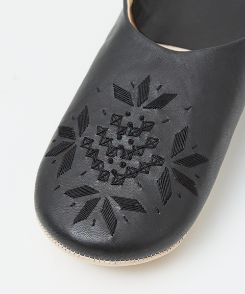 【MEN’S】刺繍バブーシュ ホリー（ルームシューズ/スリッパ）｜collex（コレックス） pattayablatt.com