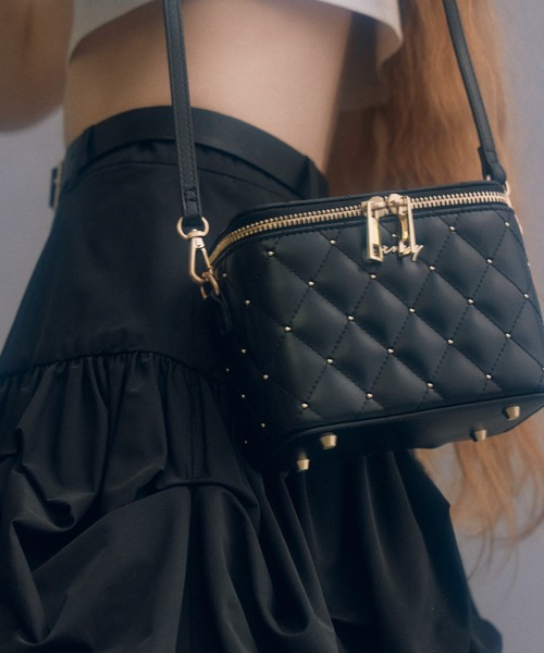 EIMY ISTOIRE（エイミーイストワール）の「キルティングスタッズミニショルダーバッグ（ショルダーバッグ・レディース・シルバー/ブラック/アイボリー/ベージュ・F）」の21枚目の写真