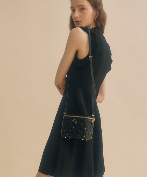 EIMY ISTOIRE（エイミーイストワール）の「キルティングスタッズミニショルダーバッグ（ショルダーバッグ・レディース・シルバー/ブラック/アイボリー/ベージュ・F）」の7枚目の写真