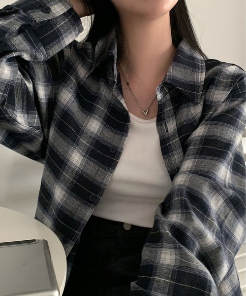 MAISON DE THERESE(メゾン ド テレーズ)の「ゆったりチェックのシャツ(シャツ/ブラウス・レディース・ネイビー・M/S)」の2枚目の写真