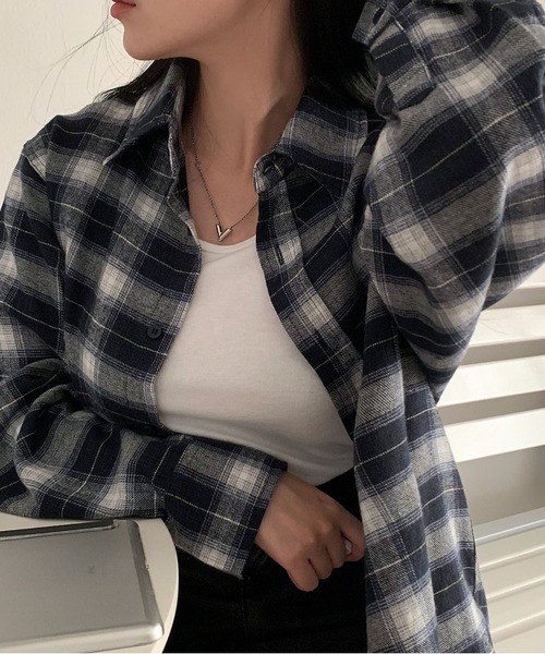 MAISON DE THERESE(メゾン ド テレーズ)の「ゆったりチェックのシャツ(シャツ/ブラウス・レディース・ネイビー・M/S)」の3枚目の写真