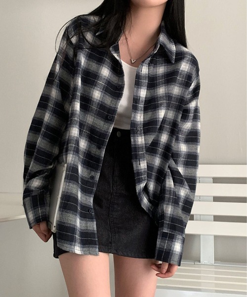 MAISON DE THERESE(メゾン ド テレーズ)の「ゆったりチェックのシャツ(シャツ/ブラウス・レディース・ネイビー・M/S)」の5枚目の写真