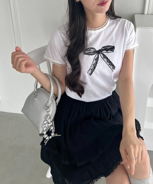 Loueme(ルエム)の「フリルトリムレースリボンTシャツ(Tシャツ/カットソー・レディース・ホワイト/ブラック・FREE)」の12枚目の写真