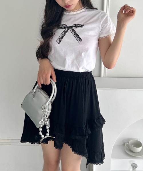Loueme(ルエム)の「フリルトリムレースリボンTシャツ(Tシャツ/カットソー・レディース・ホワイト/ブラック・FREE)」の10枚目の写真