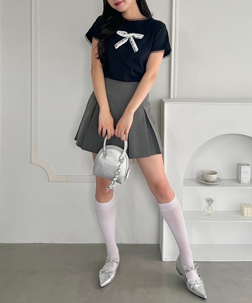 Loueme(ルエム)の「フリルトリムレースリボンTシャツ(Tシャツ/カットソー・レディース・ホワイト/ブラック・FREE)」の8枚目の写真