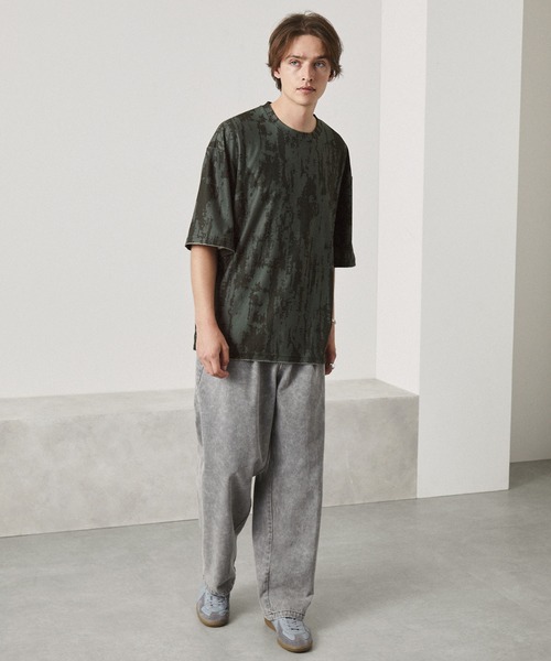 EMMA CLOTHES(エマクローズ)の「サマーパイルオールオーバーパターンルーズ半袖Tシャツ/アブストラクト/フラワー EMMA CLOTHES 2024SS(Tシャツ/カットソー・メンズ・グレー系/ブラック系/ブラック/グレー・L/M)」の9枚目の写真