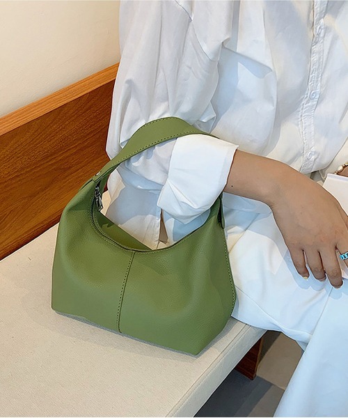 LA VORAGINE（ラ ヴォラジネ）の「ワンハンドルハーフムーン ラウンドショルダーバッグ（ショルダーバッグ・レディース・ブラック/ホワイト/ベージュ/ダークブラウン/ブラウン/グリーン/ブルー・FREE）」の6枚目の写真