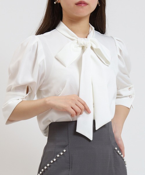 ASTORIA ODIER（アストリアオディール）の「とろみボウタイブラウス（シャツ/ブラウス・レディース・ピンクベージュ/サックスブルー/ホワイト/カーキ・MEDIUM）」の2枚目の写真