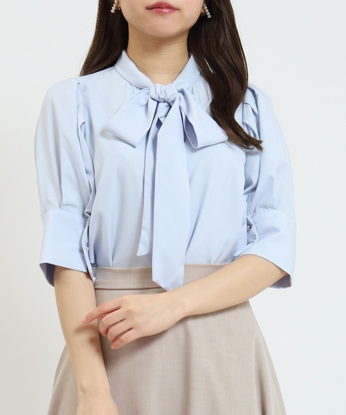 ASTORIA ODIER（アストリアオディール）の「とろみボウタイブラウス（シャツ/ブラウス・レディース・ピンクベージュ/サックスブルー/ホワイト/カーキ・MEDIUM）」の5枚目の写真