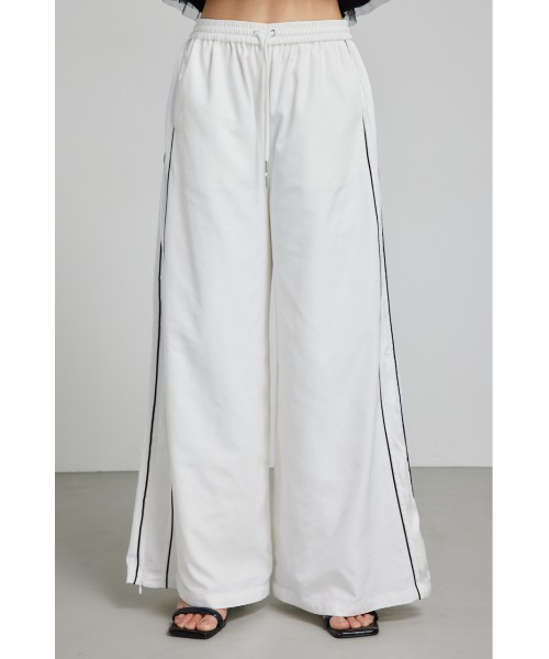 rienda（リエンダ）の「サイドラインワイドトラックパンツ（カーゴパンツ・レディース・ピンク/ホワイト/ネイビー・MEDIUM/SMALL）」の11枚目の写真