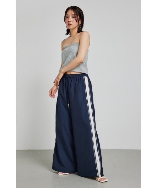 rienda（リエンダ）の「サイドラインワイドトラックパンツ（カーゴパンツ・レディース・ピンク/ホワイト/ネイビー・MEDIUM/SMALL）」の12枚目の写真