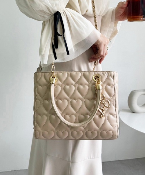 one after another NICE CLAUP（ワンアフターアナザーナイスクラップ）の「ビッグハートキルティングミニトートバッグ（トートバッグ・レディース・ブラック/ベージュ/アイボリー・FREE）」の3枚目の写真