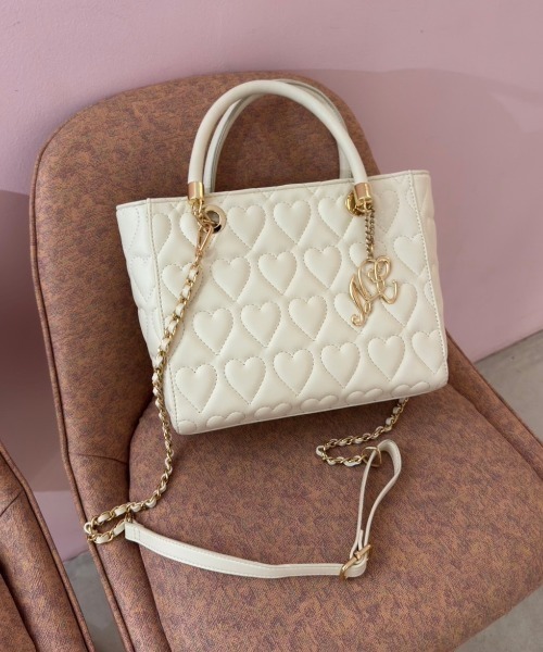 one after another NICE CLAUP（ワンアフターアナザーナイスクラップ）の「ビッグハートキルティングミニトートバッグ（トートバッグ・レディース・ブラック/ベージュ/アイボリー・FREE）」の4枚目の写真