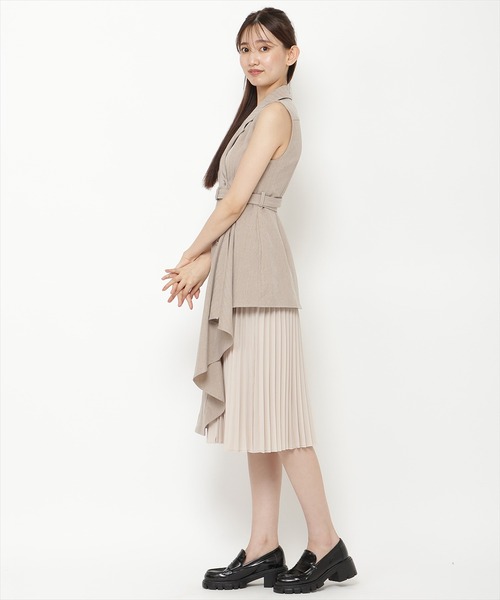 REDYAZEL（レディアゼル）の「ノースリーブサイドプリーツワンピース（ワンピース・レディース・ブルー/グレー/グリーン/ベージュ・SMALL/MEDIUM）」の8枚目の写真