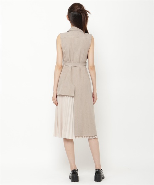 REDYAZEL（レディアゼル）の「ノースリーブサイドプリーツワンピース（ワンピース・レディース・ブルー/グレー/グリーン/ベージュ・SMALL/MEDIUM）」の9枚目の写真