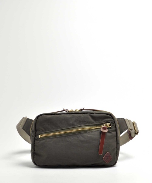 CLEDRAN(クレドラン)の「CL3710 LUMI FRONT ZIP BODY BAG ナイロンボディバッグ(ボディバッグ/ウエストポーチ・レディース・カーキ/ブラック/ネイビー/オリーブ・FREE)」の3枚目の写真
