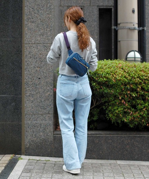 CLEDRAN(クレドラン)の「CL3710 LUMI FRONT ZIP BODY BAG ナイロンボディバッグ(ボディバッグ/ウエストポーチ・レディース・カーキ/ブラック/ネイビー/オリーブ・FREE)」の5枚目の写真