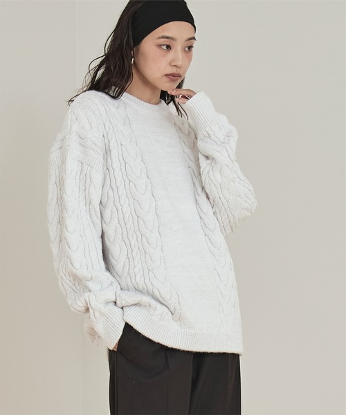 miette(ミエット)の「オーバーサイズケーブル編みニット(ニット/セーター・レディース・ブルー系その他/ホワイト系その他・FREE)」の1枚目の写真