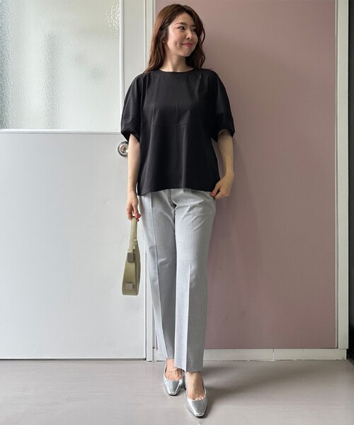 UNFILO（アンフィーロ）の「ランタンスリーブ Tシャツ（Tシャツ/カットソー・レディース・黄土色系/ブラック系/ダークグリーン系/ホワイト系・SMALL/MEDIUM）」の8枚目の写真