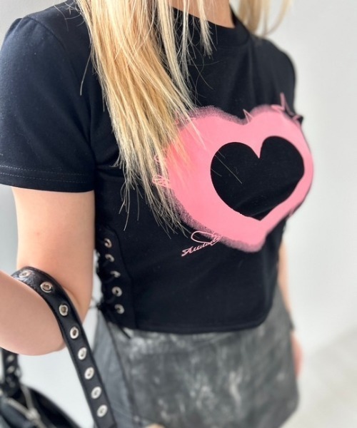 ipugo(イプゴ)の「ipugo/イプゴ ハートレースアップ クロップドTシャツ 秋物 秋服 2026年秋冬(Tシャツ/カットソー・レディース・ピンク/ブラック・FREE)」の5枚目の写真