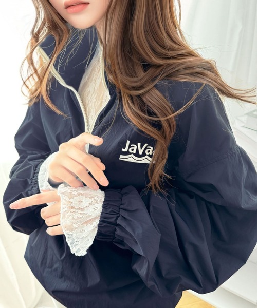 Java(ジャバ)の「《JaVa ジャバコラボ》レトロで小粋な配色。胸刺繍入りオーバーサイズ配色ナイロンハーフジップ(ブルゾン・レディース・ホワイト×ホワイト/ネイビー×ホワイト/グレー×ホワイト/グリーン系その他2/ベージュ系その他2/グリーン系その他/ベージュ系その他/ホワイト系その他/ブルー系その他/グレー×ピンク・MEDIUM/SMALL/X-LARGE/LARGE)」の10枚目の写真
