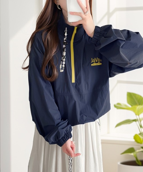 Java(ジャバ)の「《JaVa ジャバコラボ》レトロで小粋な配色。胸刺繍入りオーバーサイズ配色ナイロンハーフジップ(ブルゾン・レディース・ホワイト×ホワイト/ネイビー×ホワイト/グレー×ホワイト/グリーン系その他2/ベージュ系その他2/グリーン系その他/ベージュ系その他/ホワイト系その他/ブルー系その他/グレー×ピンク・MEDIUM/SMALL/X-LARGE/LARGE)」の18枚目の写真