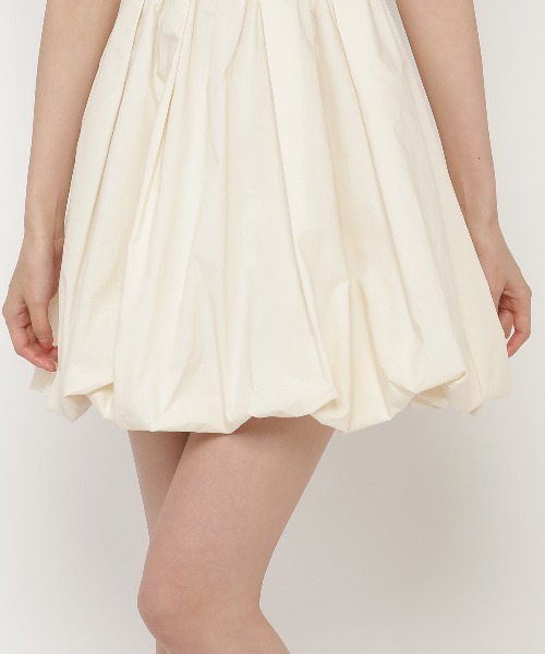 REDYAZEL(レディアゼル)の「シャーリングカットドッキングワンピース(ワンピース・レディース・ブラック/オフホワイト・FREE)」の8枚目の写真