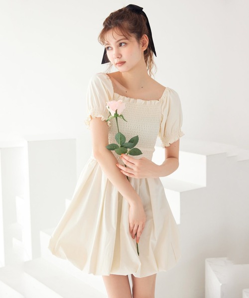 REDYAZEL(レディアゼル)の「シャーリングカットドッキングワンピース(ワンピース・レディース・ブラック/オフホワイト・FREE)」の17枚目の写真