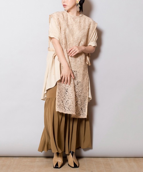 OSMOSIS（オズモーシス）の「サイドリボンレースベスト（ベスト・レディース・ベージュ/ブラック/アイボリー・ONE SIZE）」の11枚目の写真