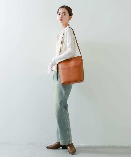 SENSE OF PLACE by URBAN RESEARCH(センスオブプレイスバイアーバンリサーチ)の「『WEB/一部店舗限定』アウトポケットショルダーバッグ(ショルダーバッグ・レディース・ライトベージュ/ブラック/ブラウン/ダークブラウン・ONE)」の9枚目の写真