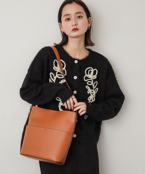 SENSE OF PLACE by URBAN RESEARCH(センスオブプレイスバイアーバンリサーチ)の「『WEB/一部店舗限定』アウトポケットショルダーバッグ(ショルダーバッグ・レディース・ライトベージュ/ブラック/ブラウン/ダークブラウン・ONE)」の6枚目の写真