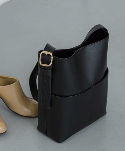 SENSE OF PLACE by URBAN RESEARCH(センスオブプレイスバイアーバンリサーチ)の「『WEB/一部店舗限定』アウトポケットショルダーバッグ(ショルダーバッグ・レディース・ライトベージュ/ブラック/ブラウン/ダークブラウン・ONE)」の21枚目の写真