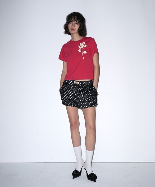 Mardi Mercredi（マルディメクルディ）の「SLIM TSHIRT UNE ROSE / スリムティーシャツ ユヌローズ（Tシャツ/カットソー・レディース・レッド・FREE）」の4枚目の写真